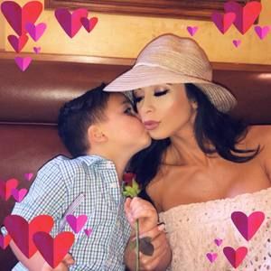 Meet your Posher, Kara